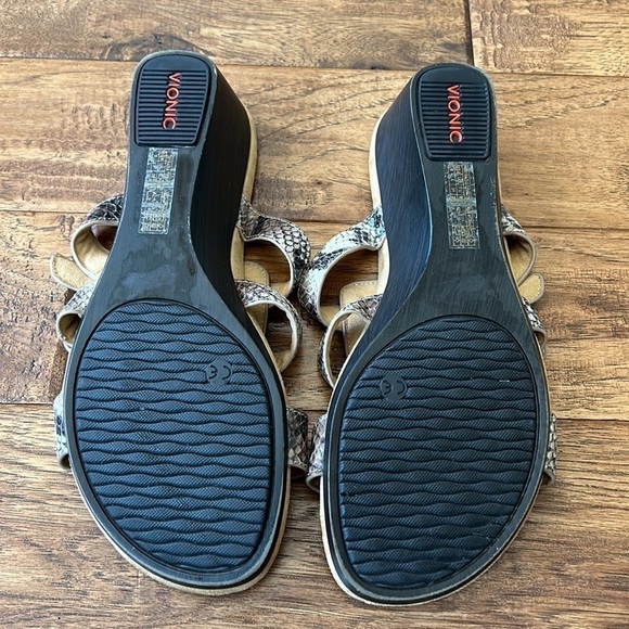 Vionic Radia Orthotic Adjustable Triple Strap Slide Wedge Sandals Size 8 - Picture 13 of 14